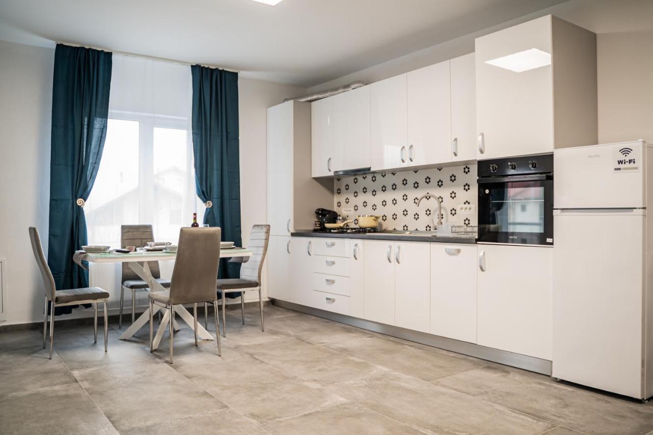 Modern Apartment In Dumbravita Dumbravita  Eksteriør bilde