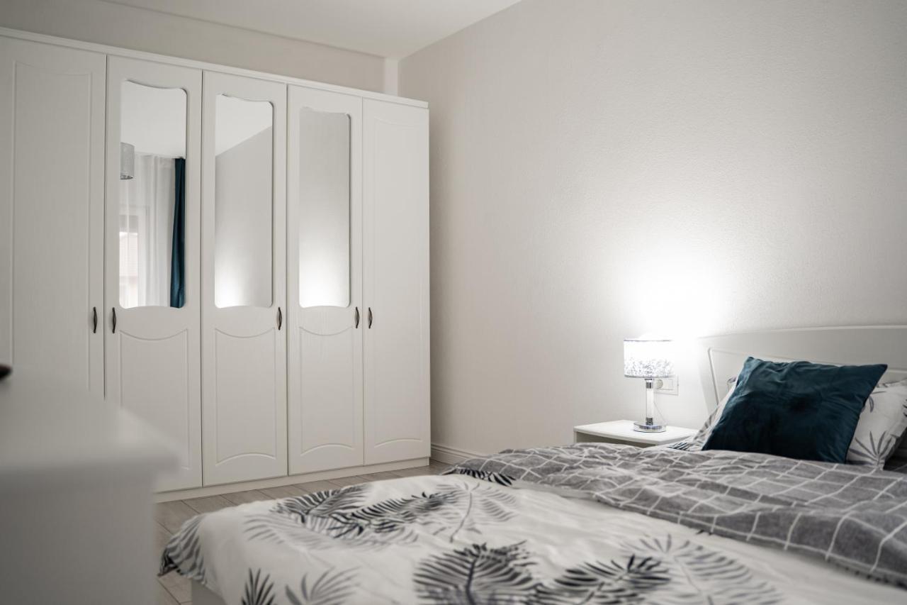 Modern Apartment In Dumbravita Dumbravita  Eksteriør bilde