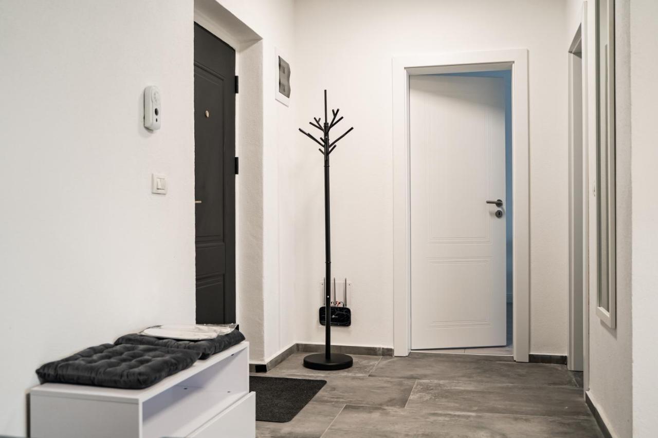 Modern Apartment In Dumbravita Dumbravita  Eksteriør bilde